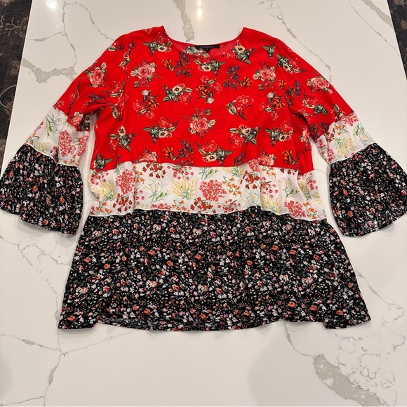 Calessa Women’s Floral Red Tiered Tunic Top Size L Ruffle Bell Sleeves Prairrie - Picture 1 of 10